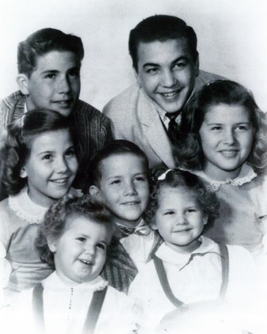 Maxfiled-Children-to-nanette-390x487