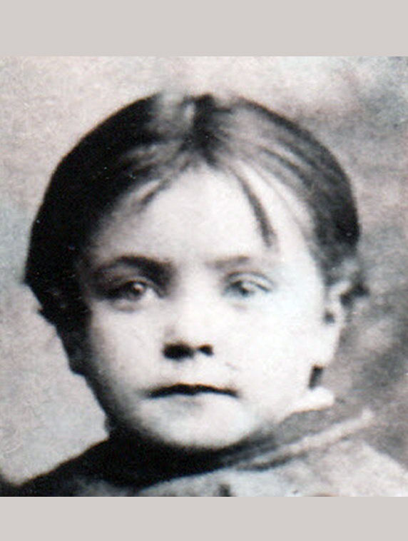 Louisa Gray headshot