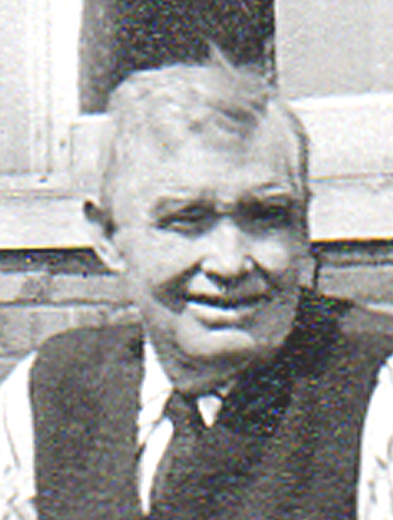 Moses Muir Headshot