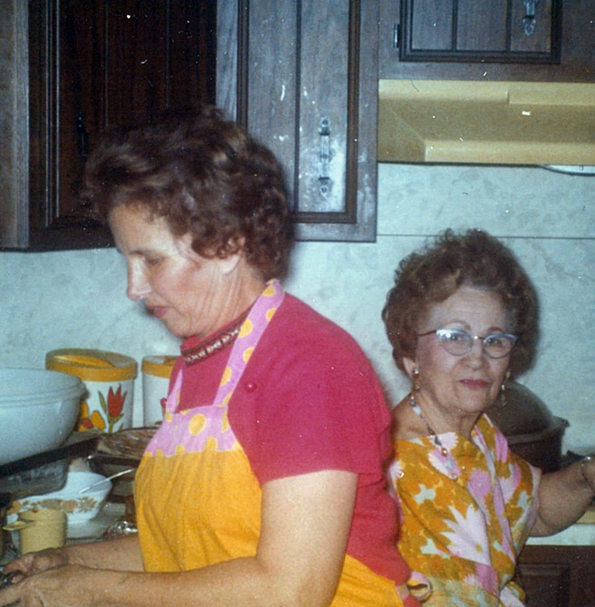 1137 Elaine and Olive Sunday Dinner 1973