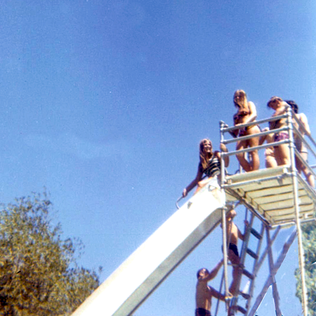1187 Nanette and Janette at Saratoga Springs 1971