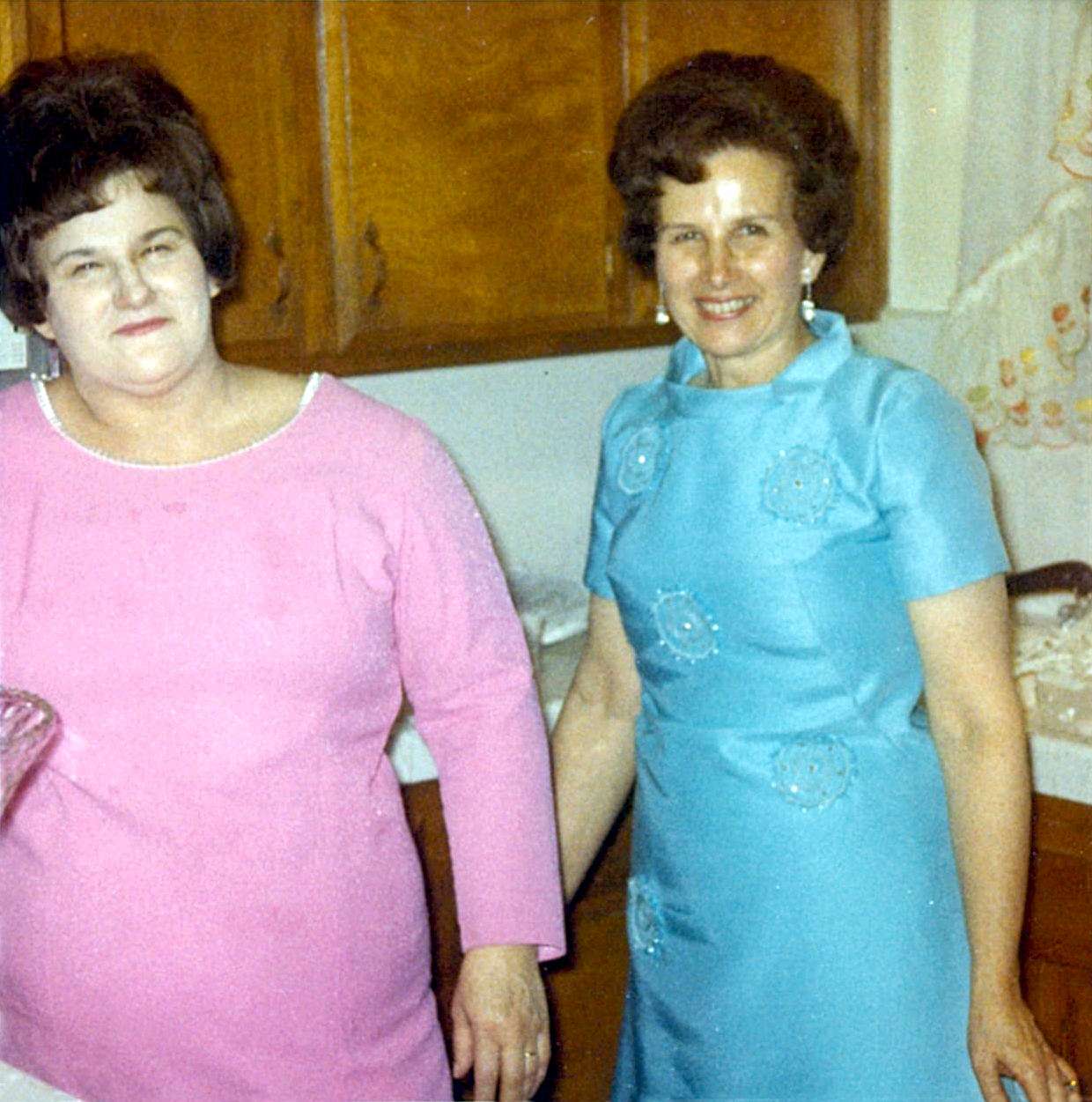697 Ruth Coon and Elaine Feb 1970