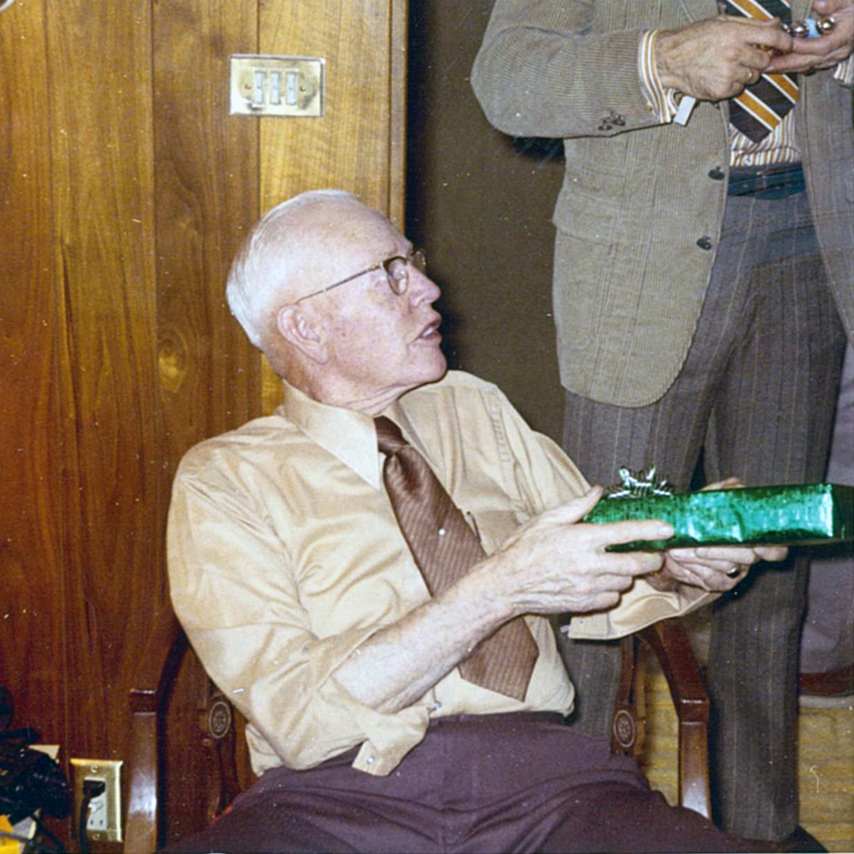 881 Albert Christmas 1970