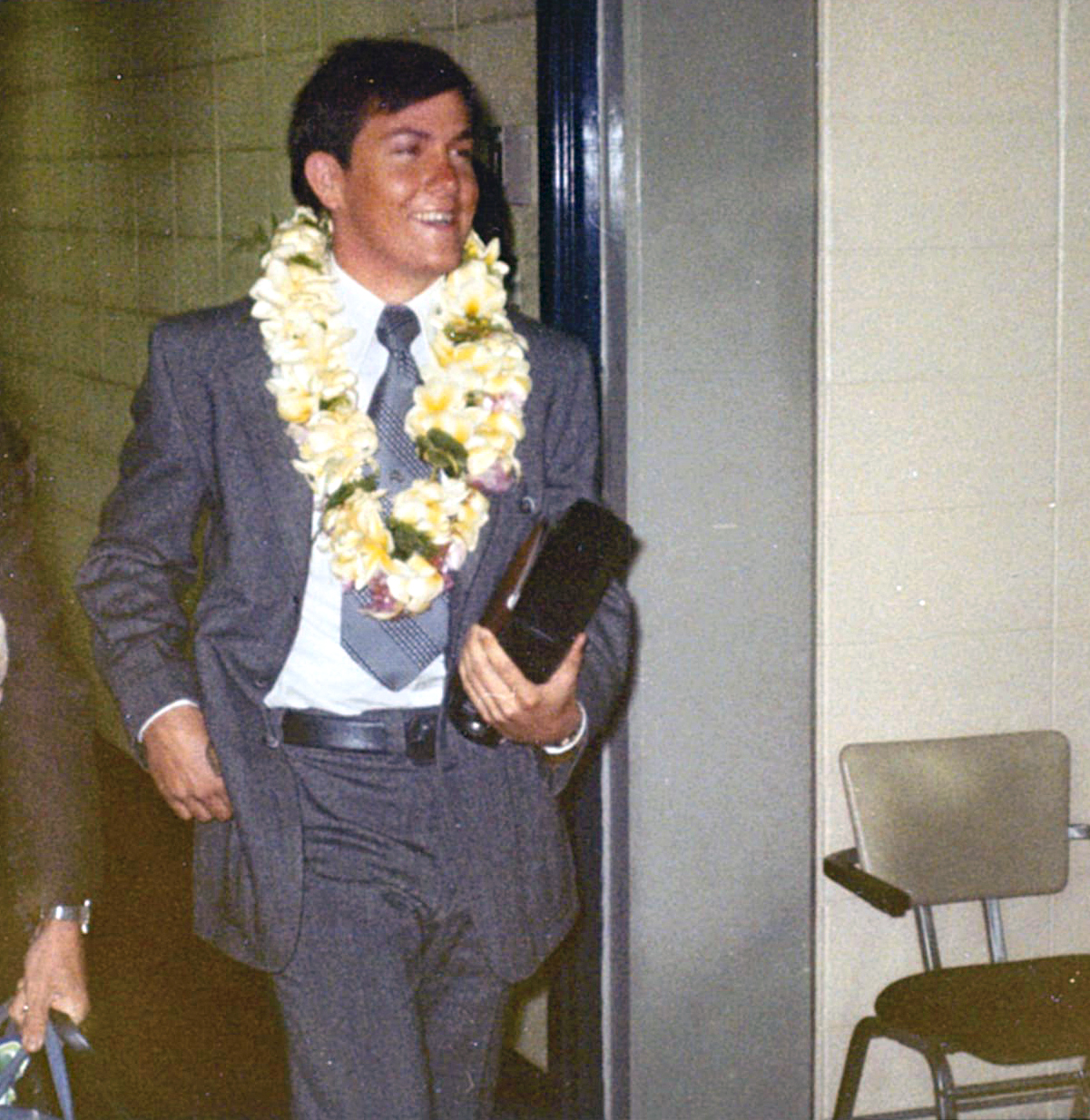 976 Norm stopped off in Hawaii coming home from Australia April 1971