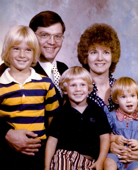 Brad-Rick-Tyler-Deanna-and-Kami-Siefke-483x595