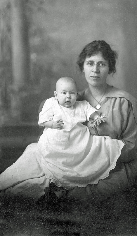 1916 Orilla & Leah (Fall)