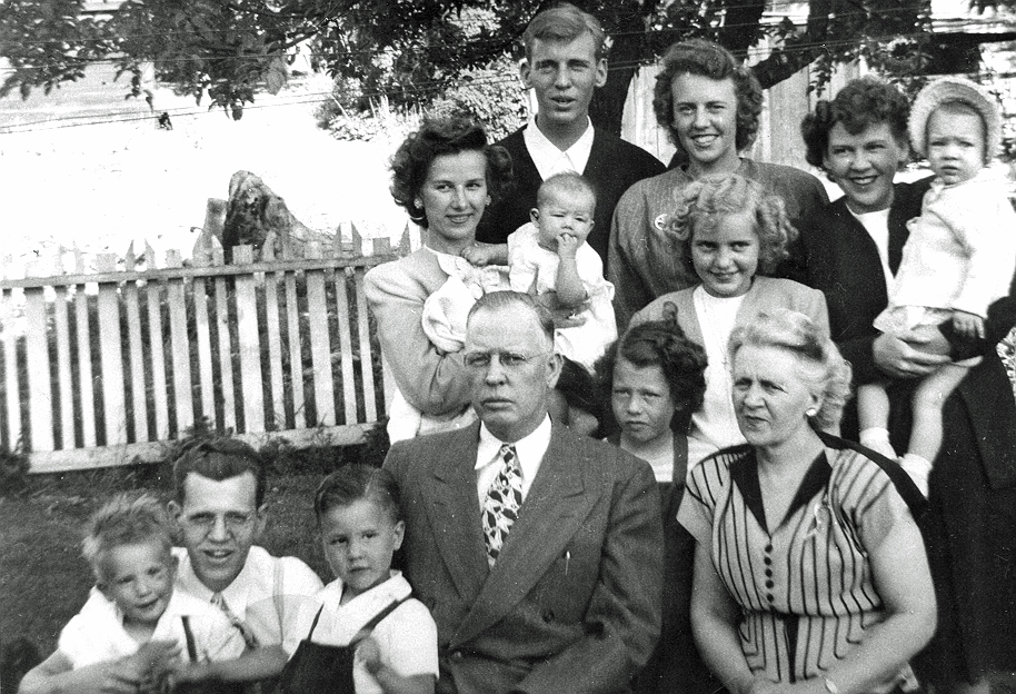 1946 Mom_s BD-Fam 5-6 CC