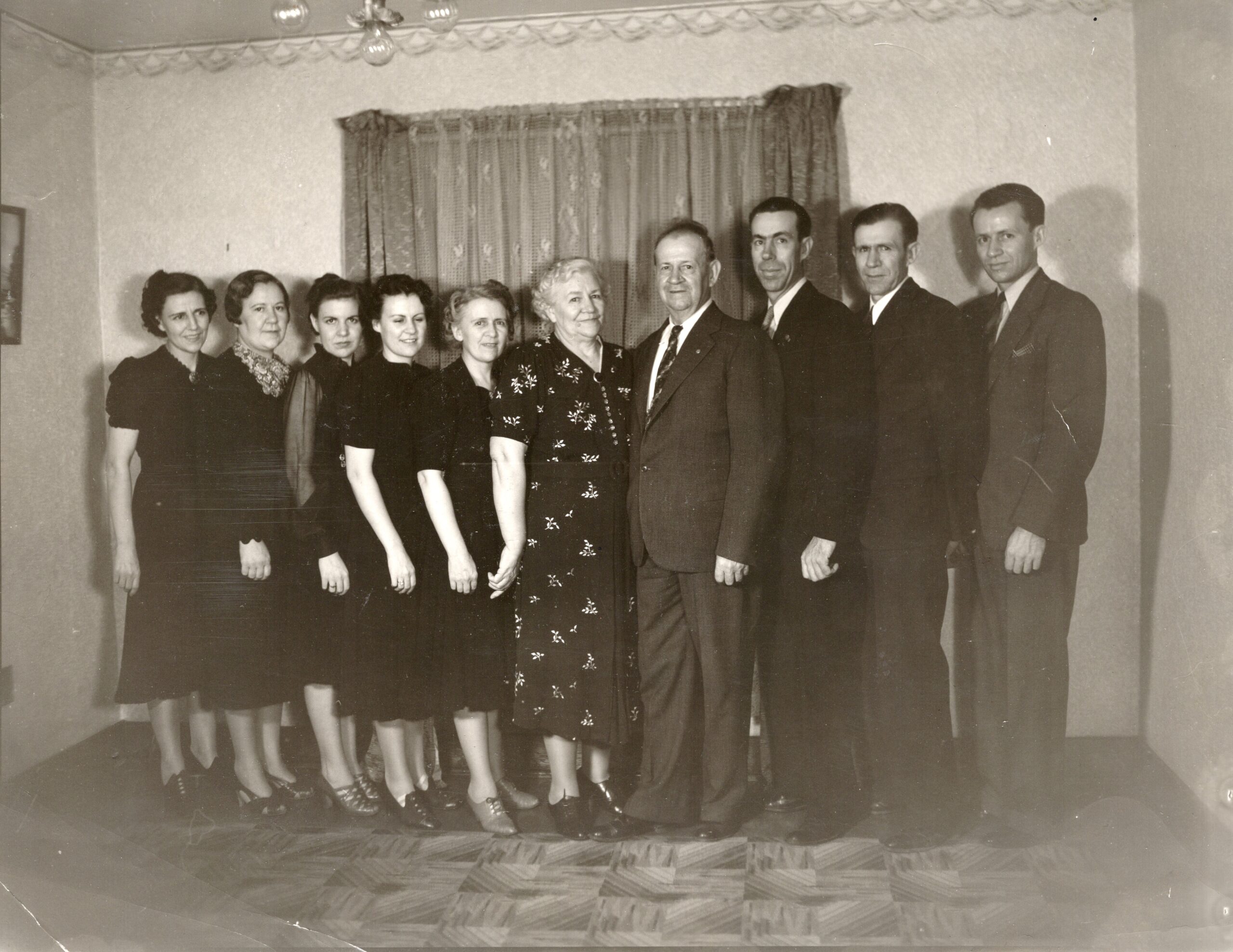Melba, Della, Noreen, Donna, Orilla, Henrietta and William John Brown, Vernile, Claude, Glen ~1946